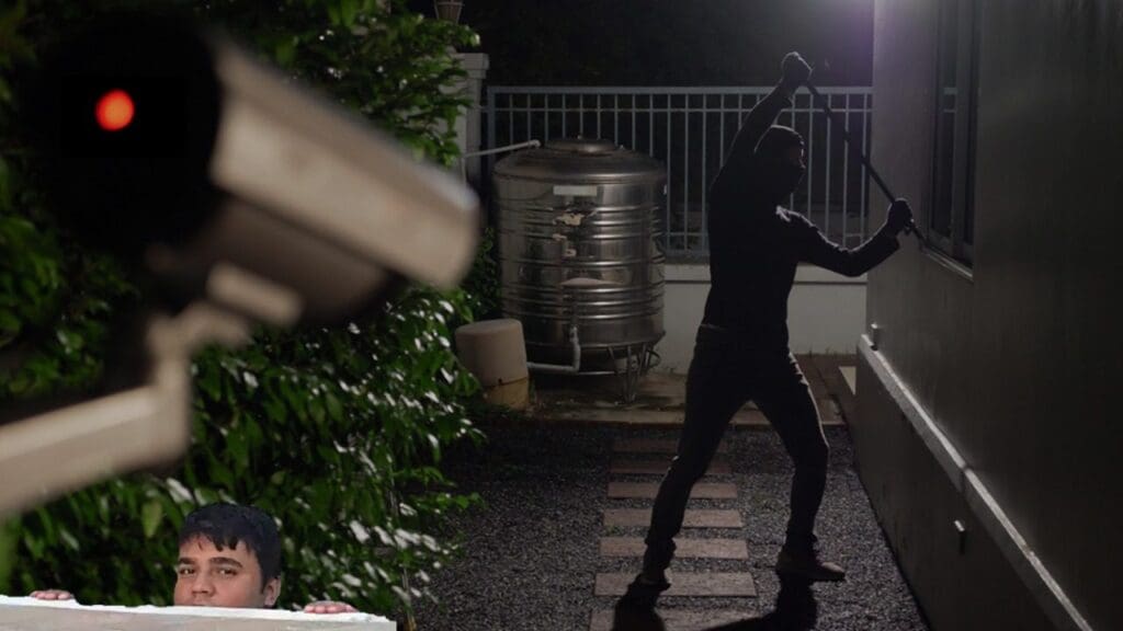 ilustração de um bandido arrombando uma casa