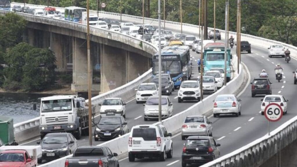 Detran ES faz alerta após aumento nos acidentes fatais envolvendo motos Transito de via no ES