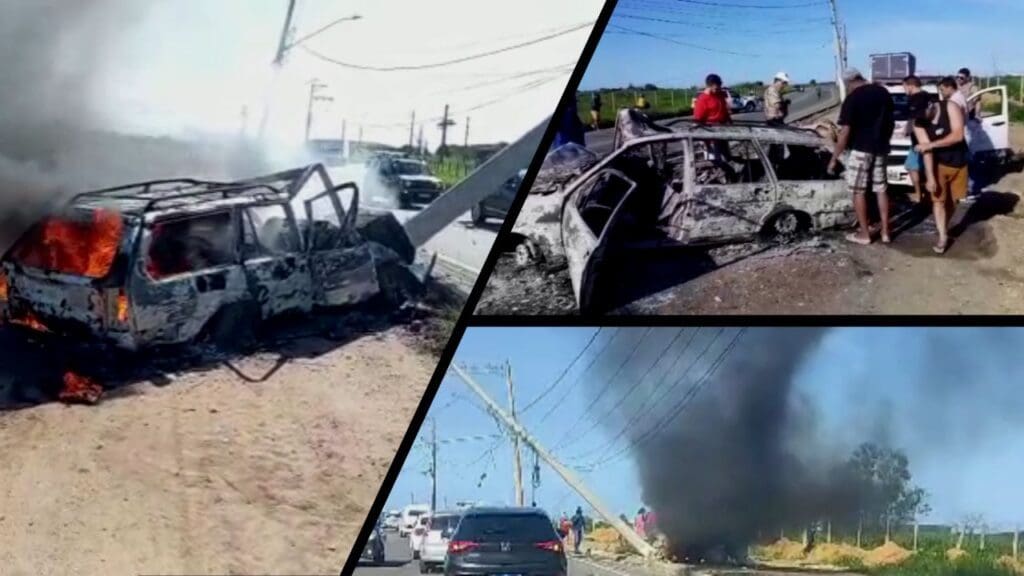 Foto do local de um acidente onde um veículo bateu em um poste e pegou fogo. na foto há um veículo carbonizado, encostado em um poste danificado atravessado na pista, e uma imagem de dentro de um veículo mostrando a gravidade do acidente e o posto quase caindo na via.