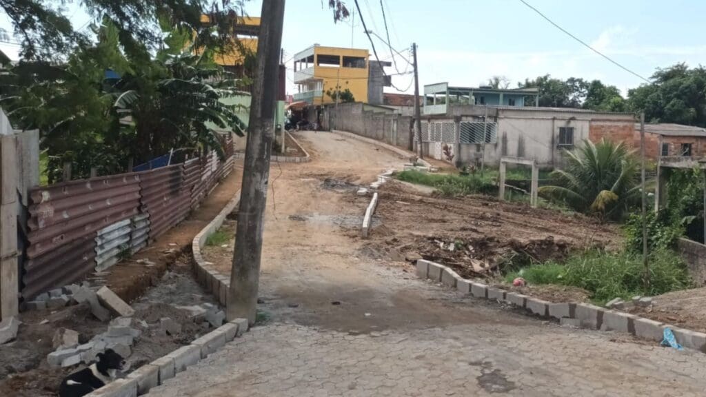 Trabalho de recapeamento em Porto Dourado