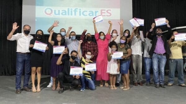 Cerimônia de formatura do Programa Qualificar ES em Guarapari