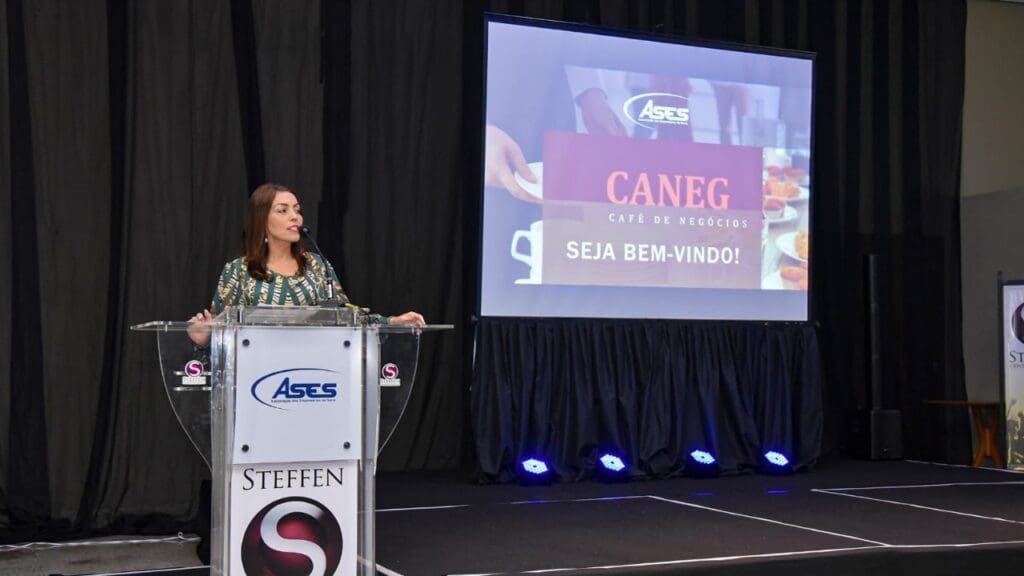 Foto interna do Caneg edição 206º