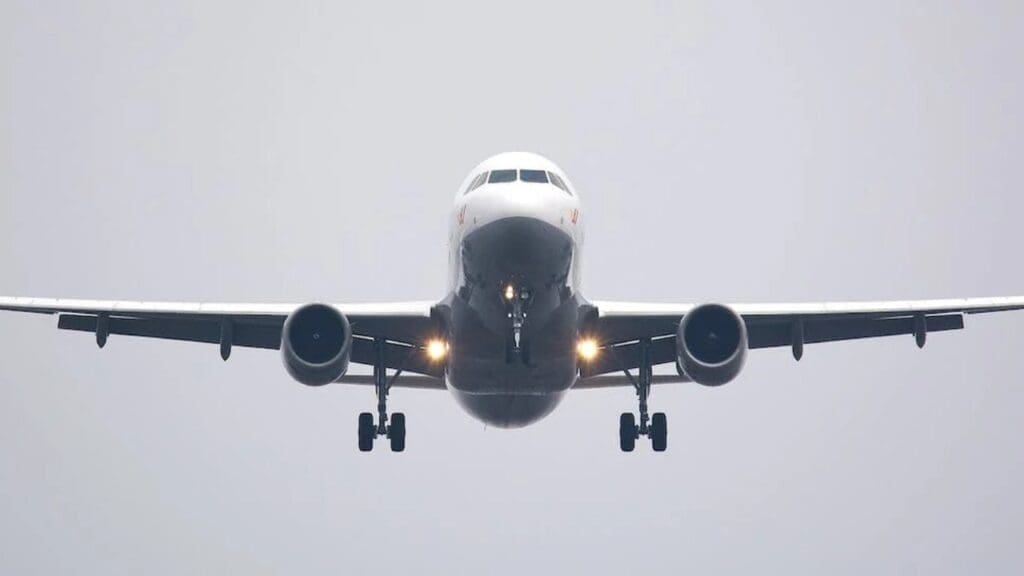 Juiz da Serra condena companhia aérea por falta de assistência durante em viagem aos EUA