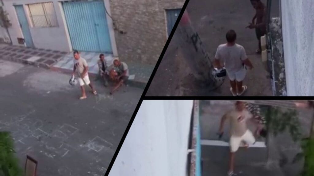 Arte com três imagens de um homem que agrediu moradores e realizou disparos em um bairro da Serra, na primeira imagem o homem parado segurando um capacete, na segunda o homem discutindo com um morador proximo a uma esquina e na terceira o indivíduo passando por cima de uma construção segurando uma pistola.