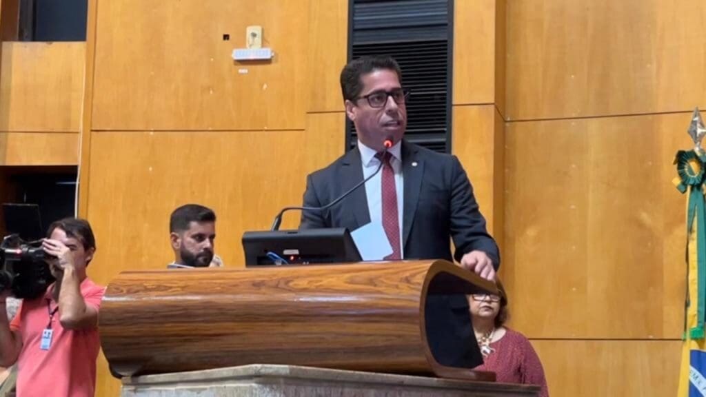 Presidente da ALES Marcelo Santos