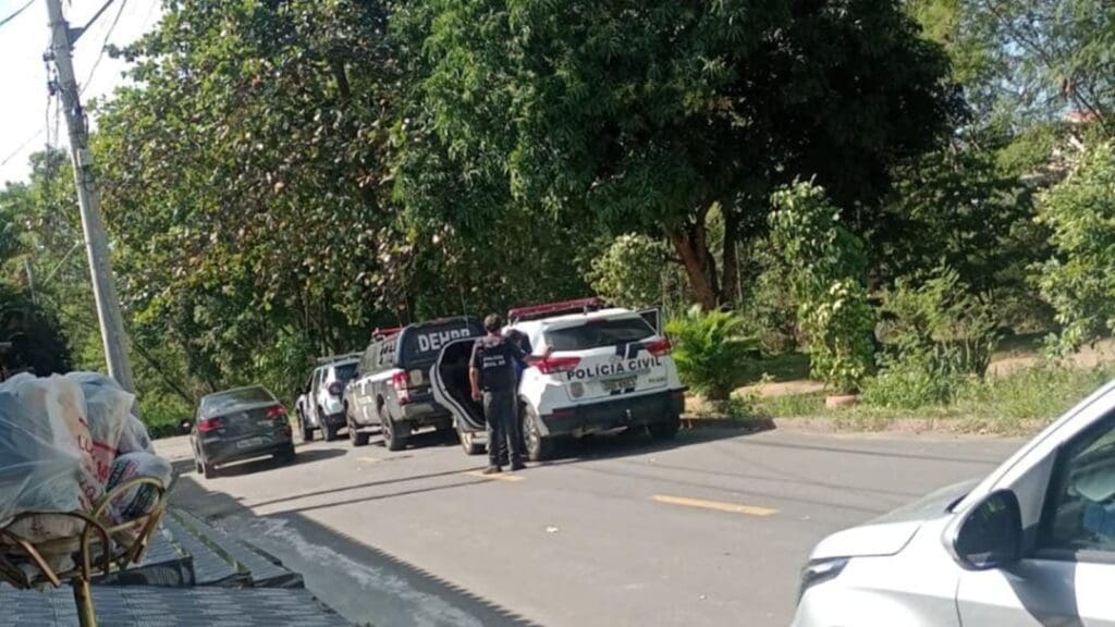 Corpo de mulher em estado avançado de decomposição é encontrado em matagal na Serra