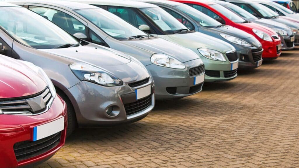 Foto de carros alinhados