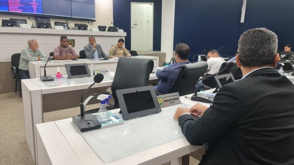 Secretário de Defesa Social e diretor de Trânsito prestam esclarecimentos na Câmara da Serra Joel Lyrio Secretário de Defesa Social e Fábio Alves Diretor