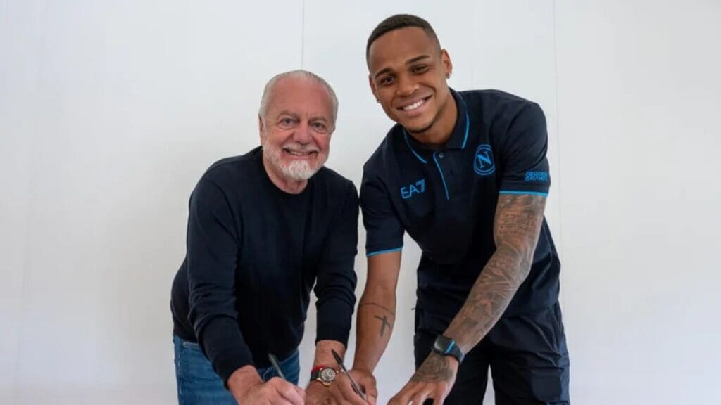 Natan assina com o Napoli na venda mais cara da história do Porto Vitória