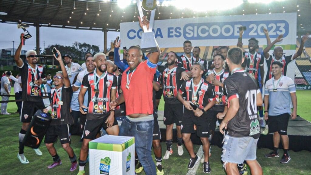 Serra FC celebra o título da Copa ES