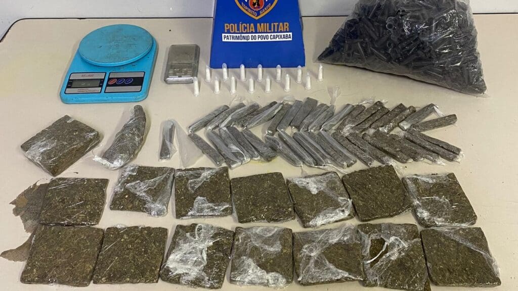 Policia Militar apreende grande quantidade de drogas em Vítoria.