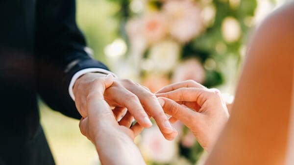 Prefeitura da Serra anuncia vagas para casamento comunitario.