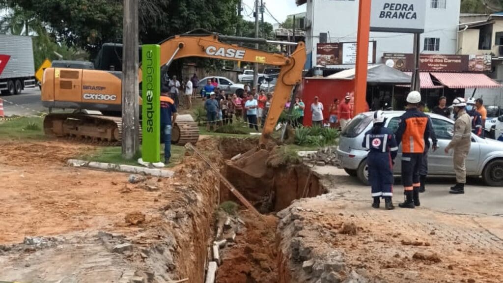 Idoso é morto após ser soterrado em obra em Fundão.