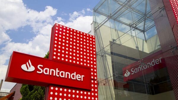 Estudo do Santander revela aumento de 14% em investimentos na poupança no Espírito Santo