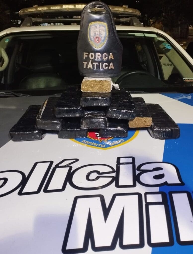 Material apreendido pela equipe da Polícia Militar durante a ocorrência.