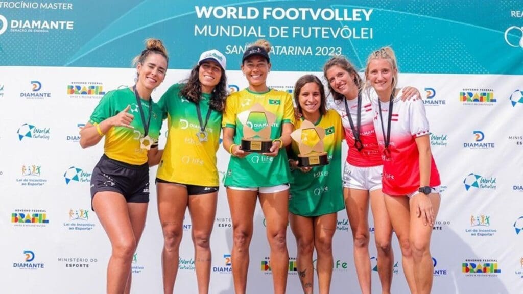 Lane e Rayana conquistam o mundial de futevôlei