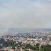 Vídeo: Incêndio de grandes proporções causa transtornos em quase todos moradores da Serra