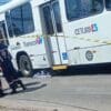 Atropelamento envolvendo ônibus Transcol deixa vítima fatal em Carapina