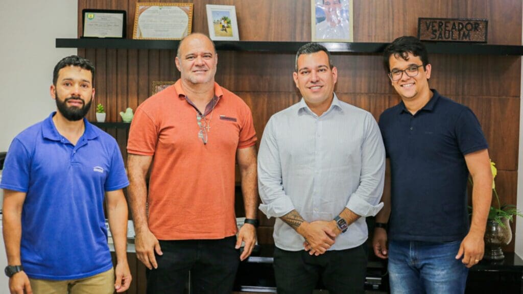 Vereador Saulinho se reúne com estudantes para implatar tecnologia de acessibilidade na Serra