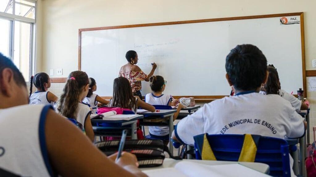 Prefeitura da Serra condenada a indenizar criança com autismo por falhas no atendimento escolar Prefeitura da Serra condenada a indenizar criança com autismo por falhas no atendimento escolar