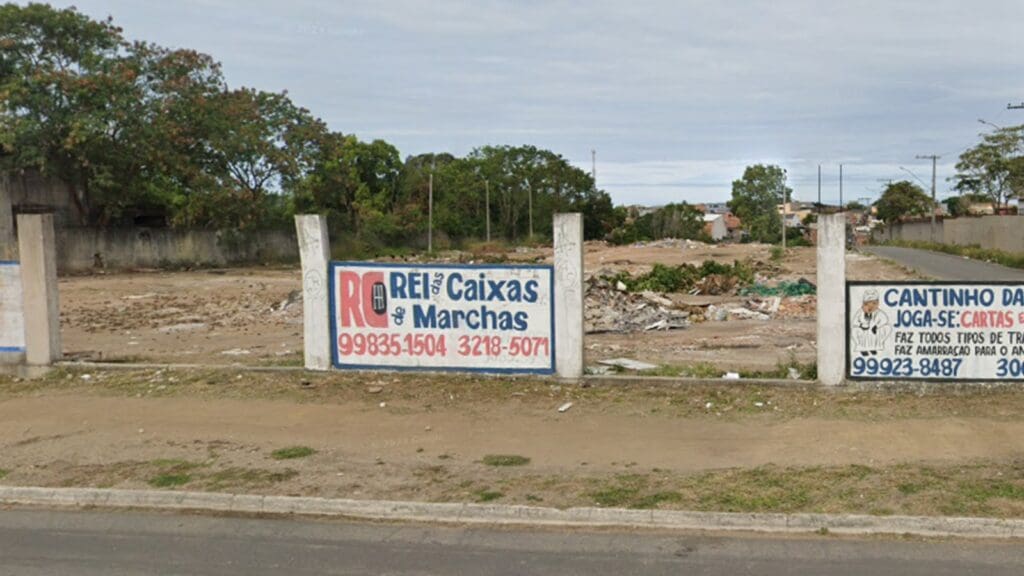 Homem é encontrado morto em terreno abandonado cheio de entulho na Serra Homem é encontrado morto em terreno abandonado cheio de entulho na Serra