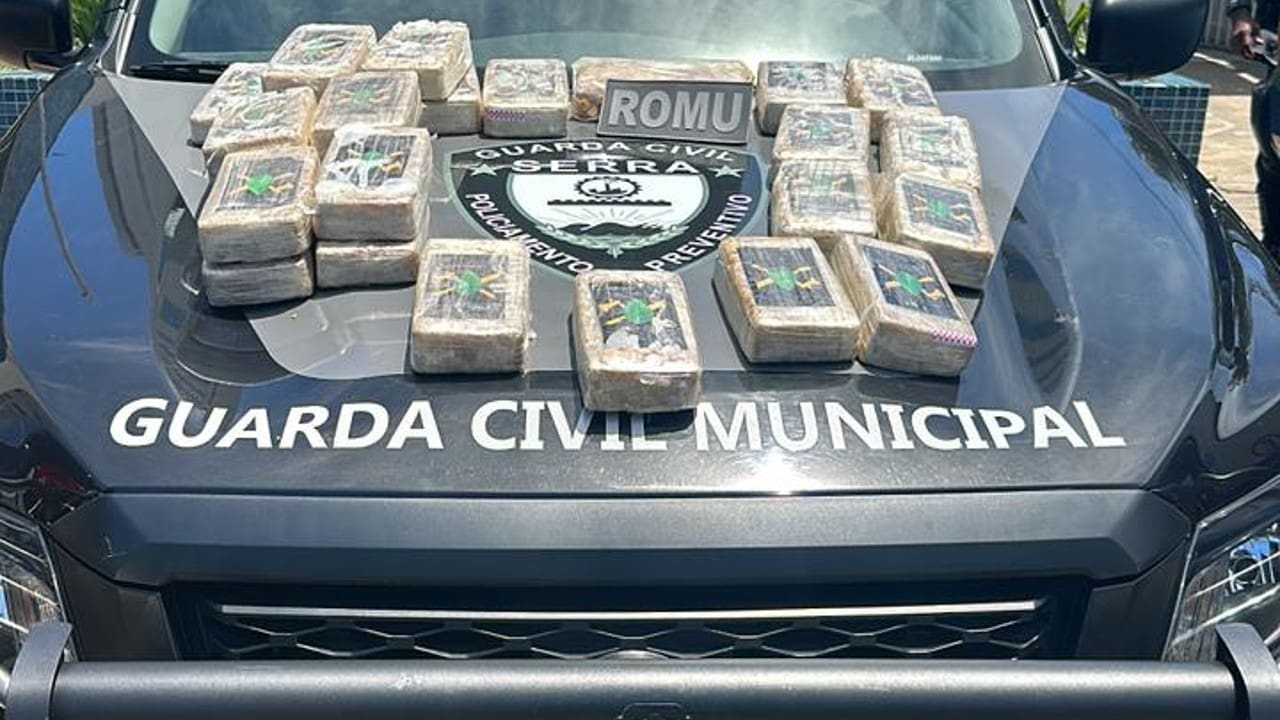 ROMU prende filho ex-vereador com caminhão recheado de drogas na Serra.