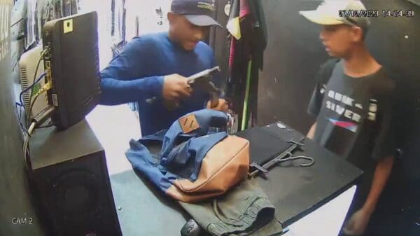 Vídeo: Quadrilha armada com submetralhadora invade loja e faz a limpa na Serra
