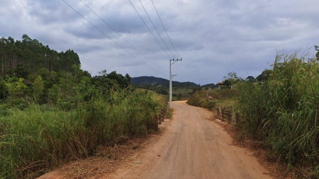 Corpo em estado de decomposição é encontrado em estrada de zona rural na Serra