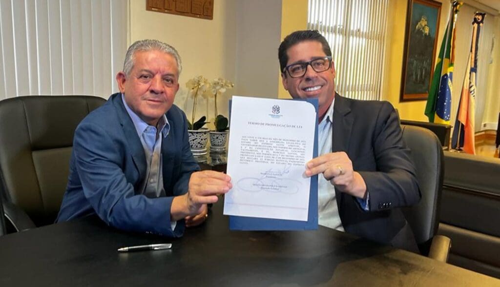 Presidente da Ales com representante da igreja batista