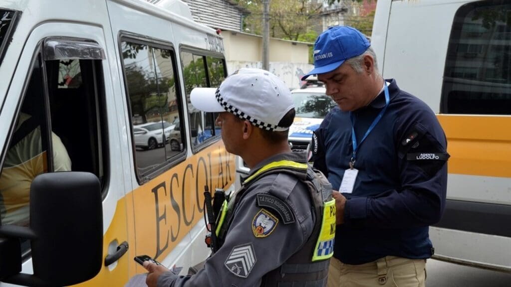 DETRAN-ES divulga dicas para evitar a contratação de um transporte escolar clandestino.