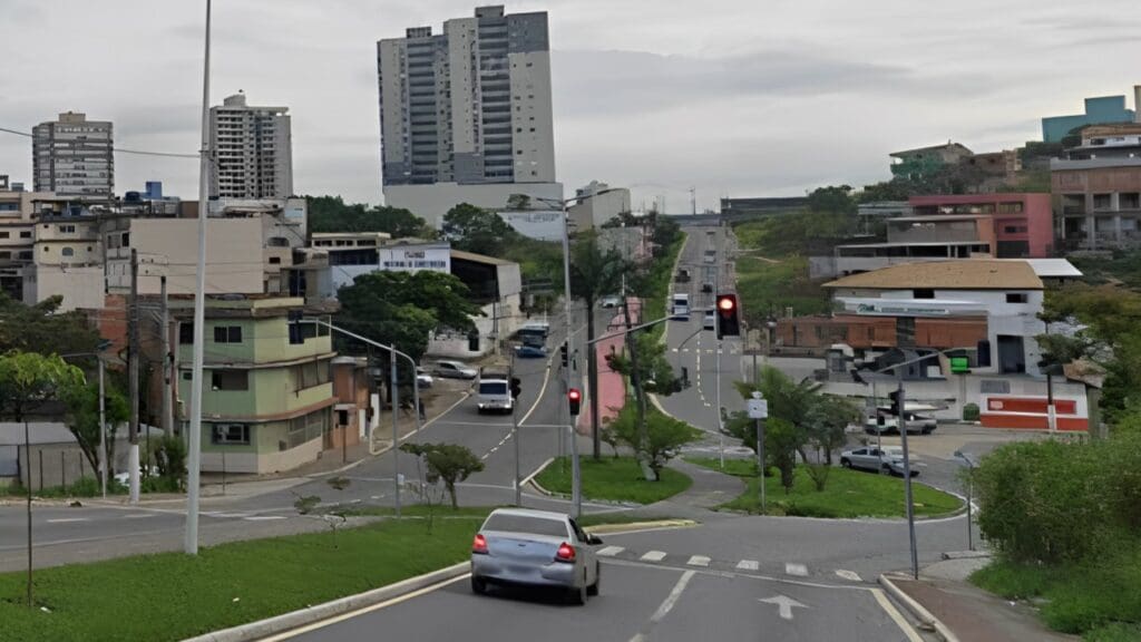 Assaltantes armados são colocados para correr durante a assalto em Cariacica