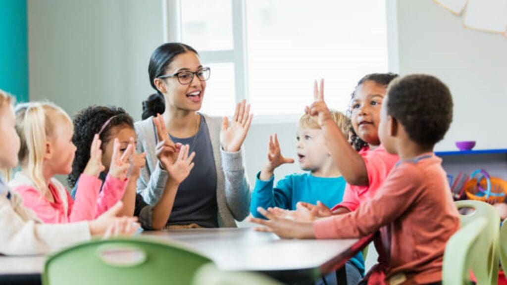 Prefeitura da Serra abre seleção para auxiliar de creche