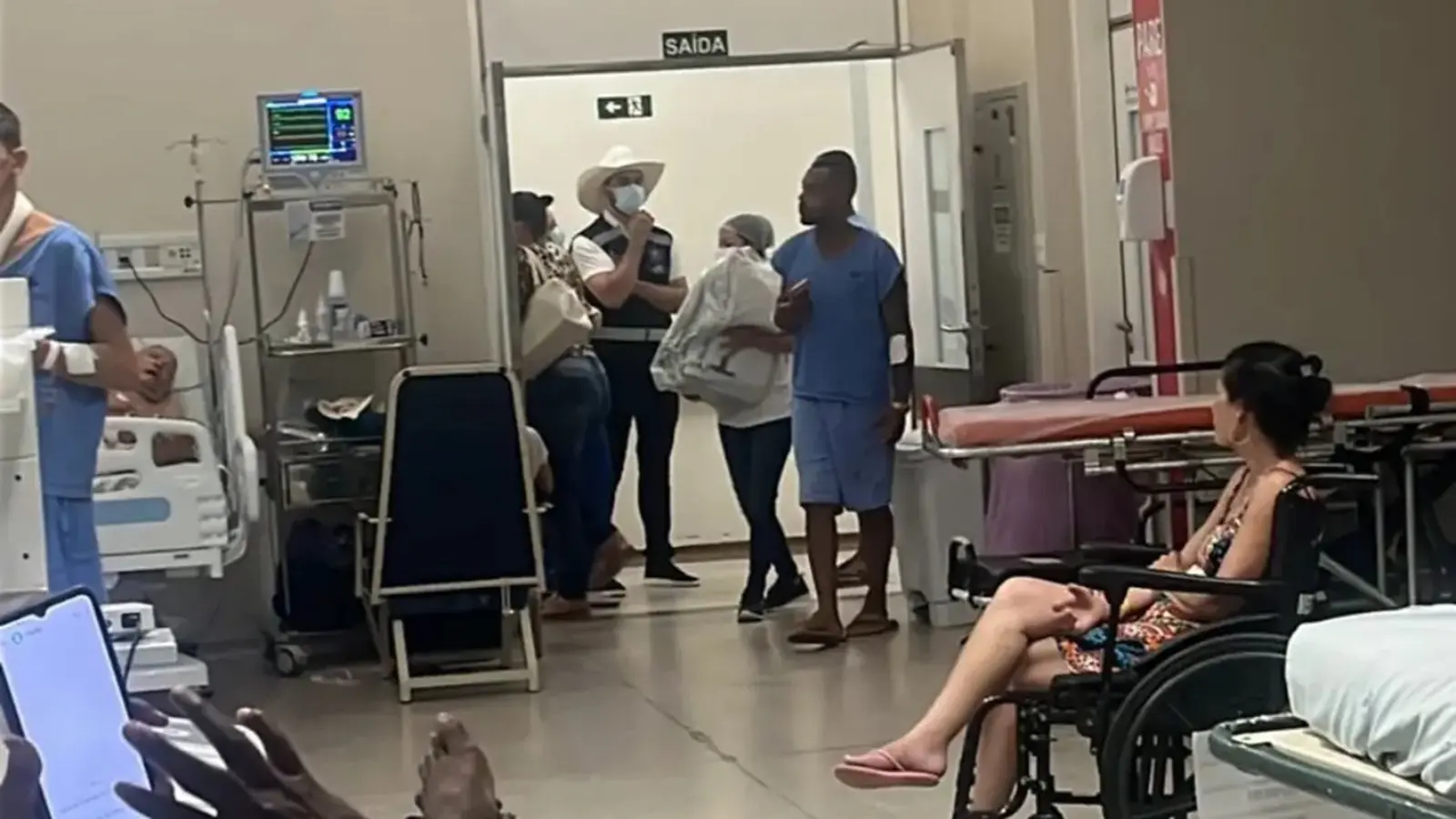 Pablo Muribeca é flagrado fiscalizando o Hospital Estadual na Serra após denúncias de pacientes