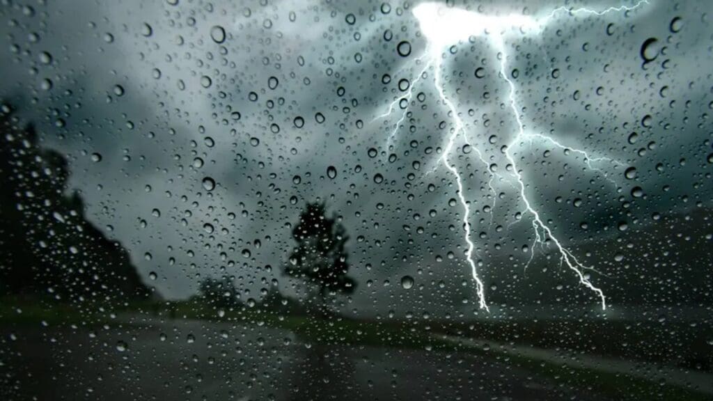 INMET emite alerta maximo sobre pancadas de chuvas chegando a cidade da Serra.