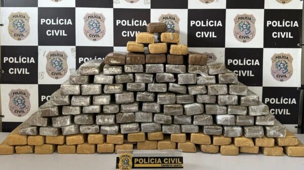 Polícia Civil apreende 100 quilos de maconha dentro de casa em Jacaraípe