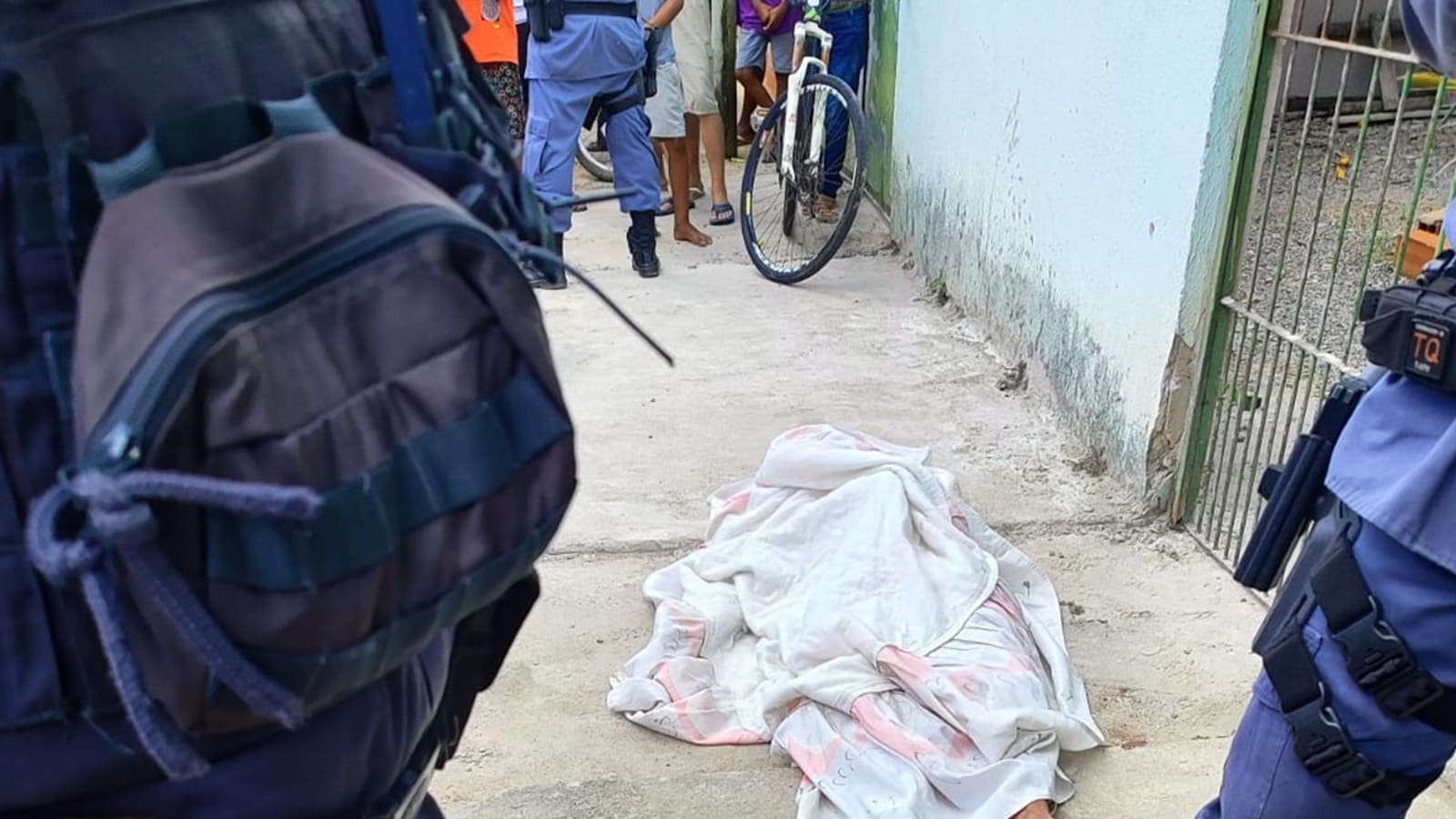Guerra do Tráfico: Jovem é executado a tiros ao lado de escola na Serra