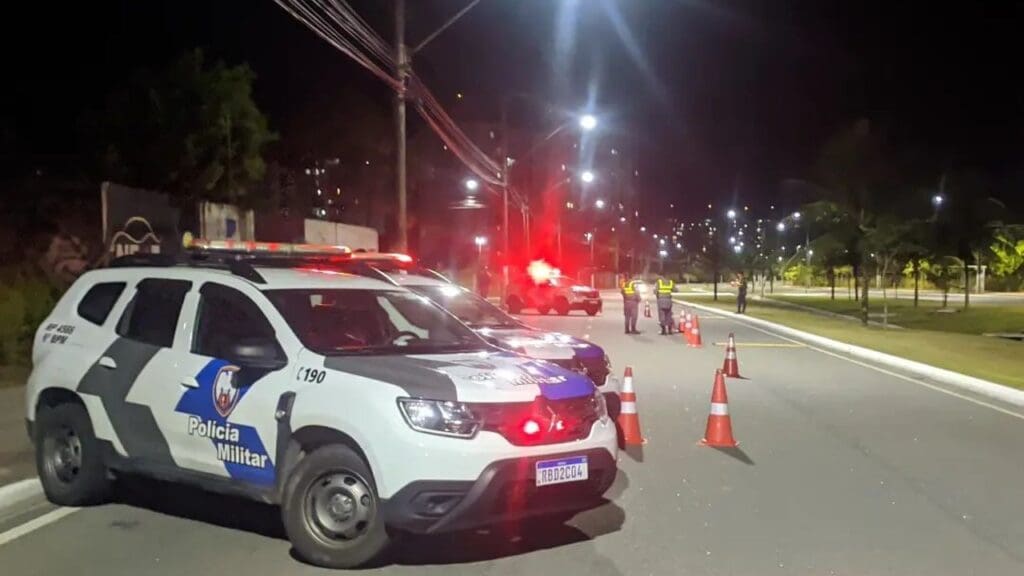 Bandidos espancam vítima durante assalto na Serra