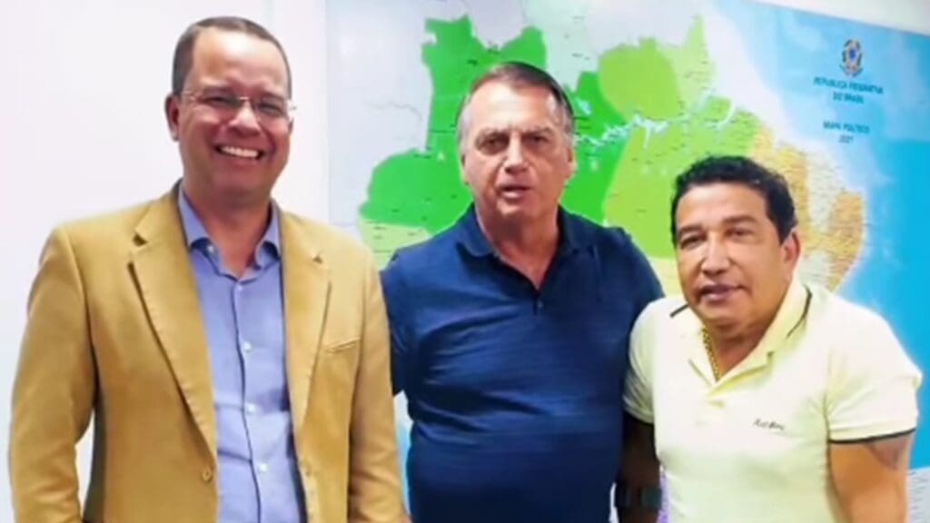 Igor Elson ao lado de Jair Bolsonaro e Magno Malta