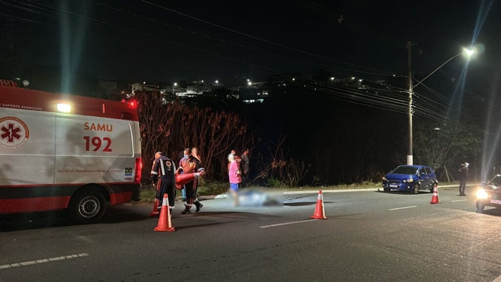 Acidente entre um ciclista e um motociclista termina na morte de um idoso na Serra.