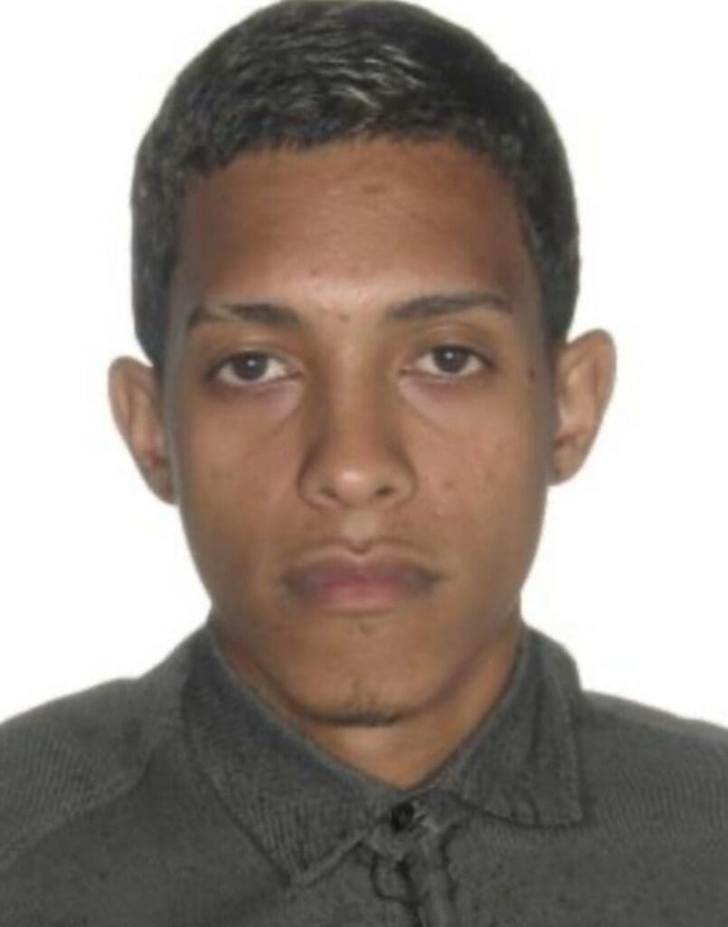 Imagem de um jovem (João Paulo Medeia Damacena), assassinado na Serra.