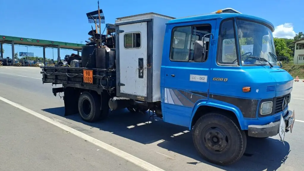 Veículo transportando produtos perigosos é apreendido pela PRF com inúmeras irregularidades na Serra