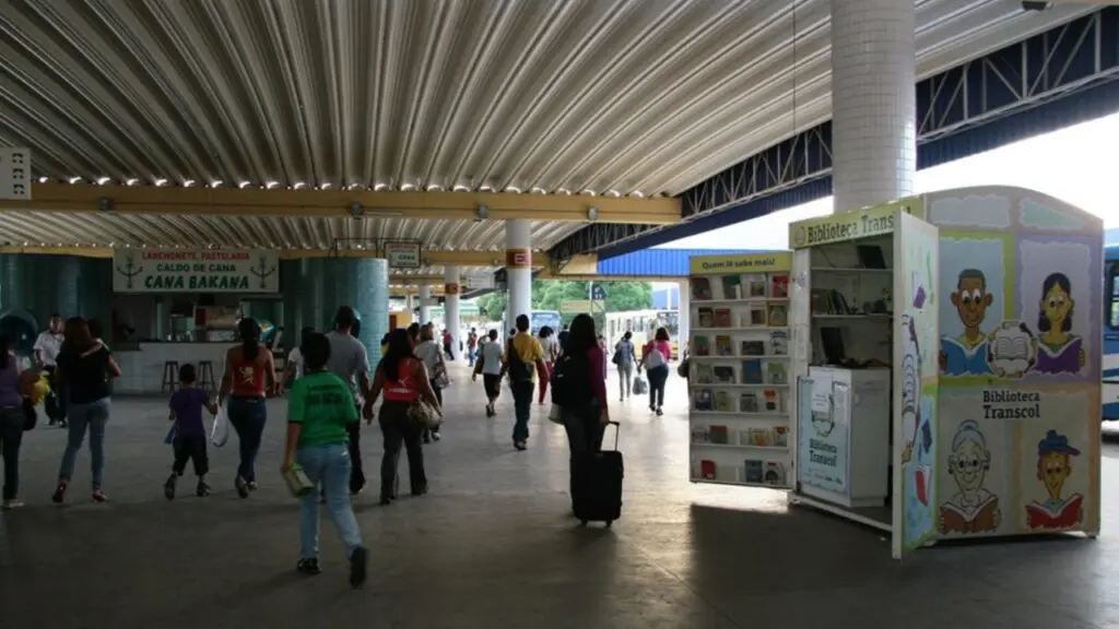 CETURB-ES abre licitação para lojas de terminais de ônibus da Serra e Cariacica.