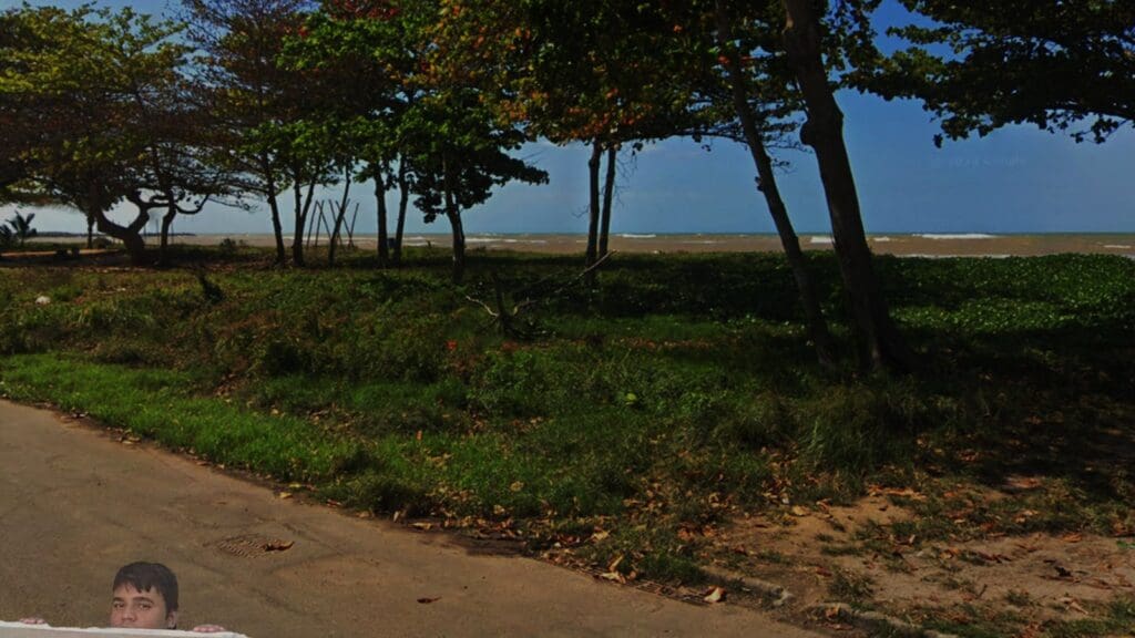 Orla de Jacaraípe, na altura de Castelândia, na Serra.