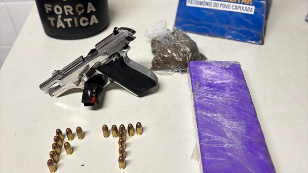 Força Tática apreende arma e drogas durante patrulhamento na Serra.