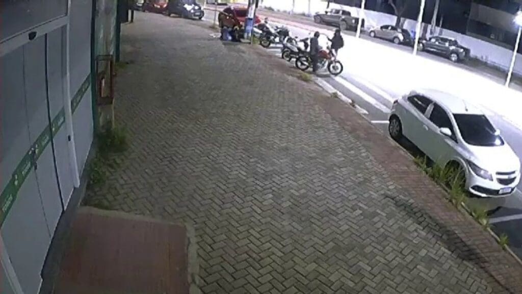Dupla furta moto em menos de 30 segundos na Serra.