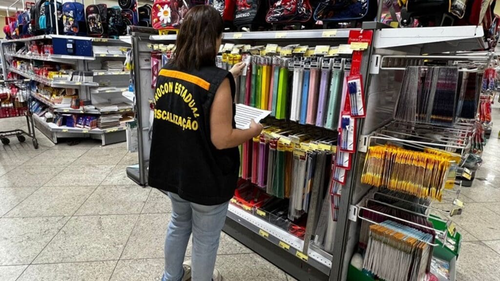 Volta às aulas: Pesquisa PROCON mostra aumento superior a 400% nos materiais escolares