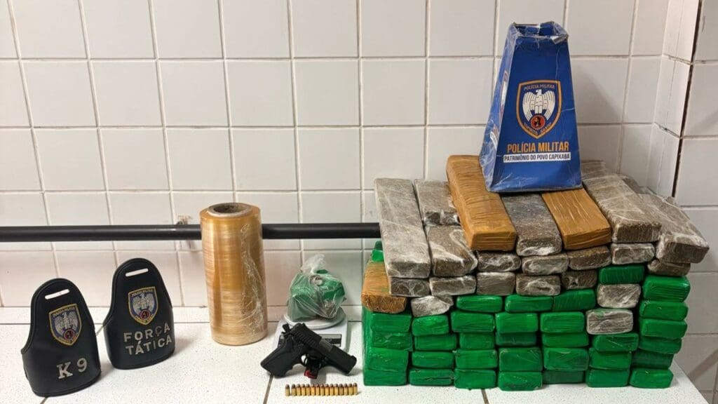 PM captura sujeito e encontra casa recheada com mais de 60 kg de maconha na Serra