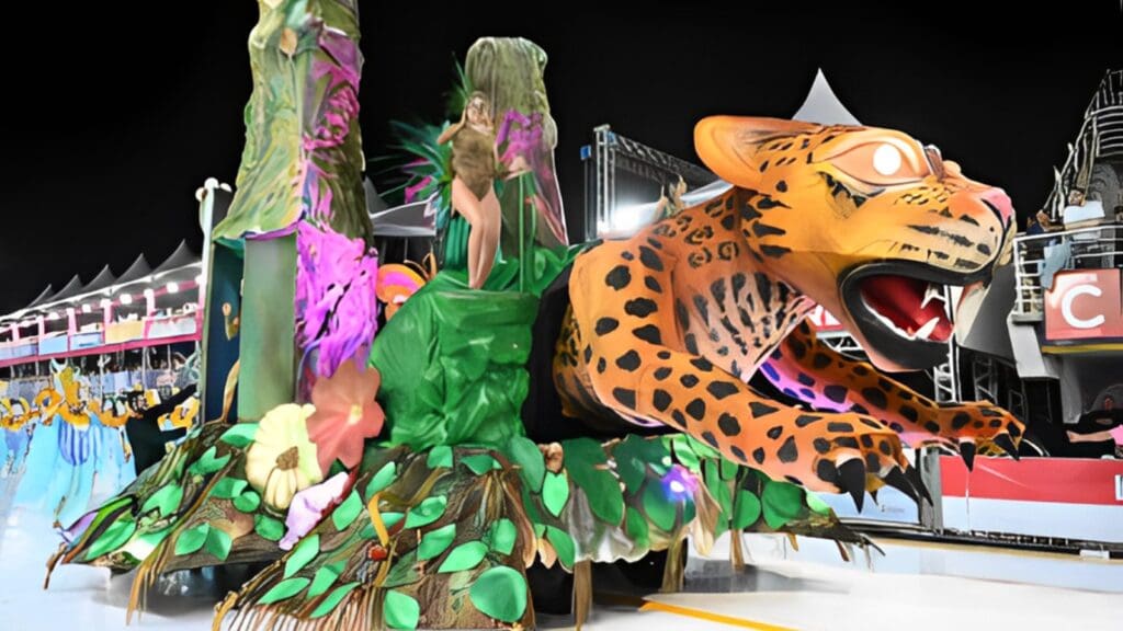Carnaval 2025: Imperatriz do Forte leva cultura e história de Luanda para o Sambão do Povo