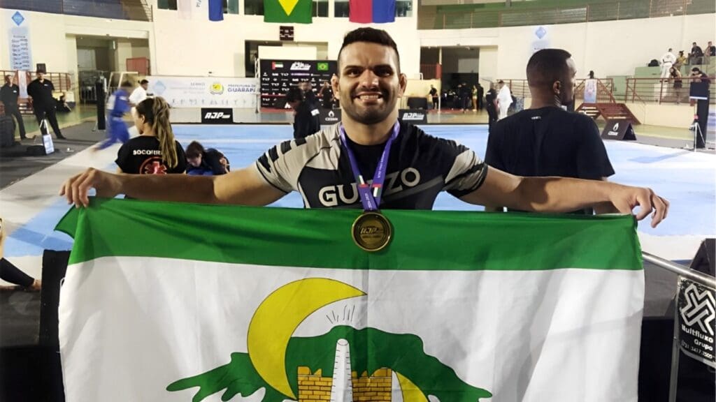 Lutadores da Serra ganham destaque na AJP Tour International de Jiu-Jitsu em Guarapari