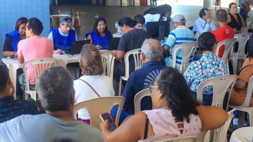 Procon da Serra comemora 24 anos com ação especial no Terminal de Laranjeiras Semana de renegociação de dívidas no Procon Serra com a Dacasa Financeira.